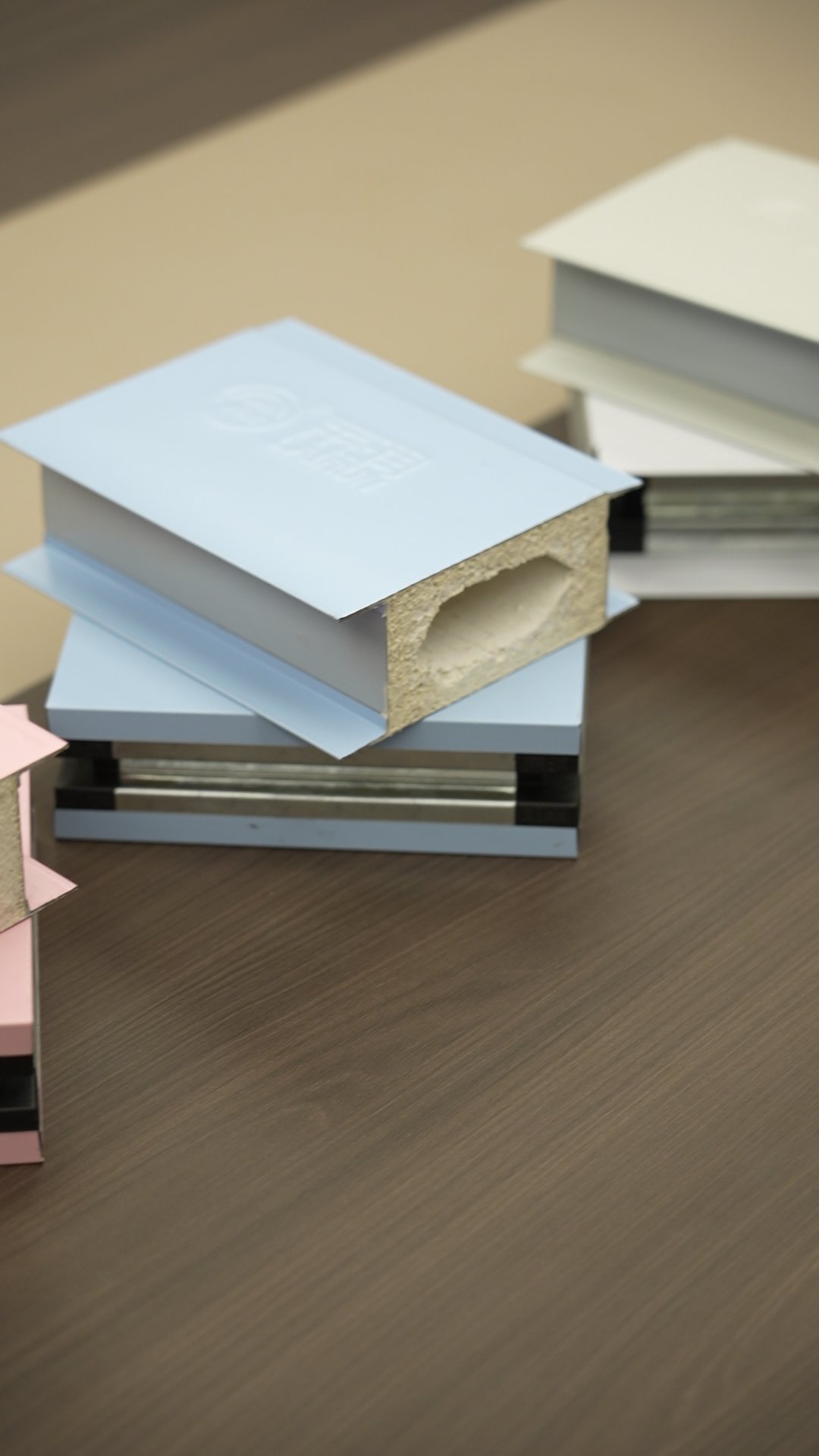 Hollow-core sample, product sample photograph; not labelled with a specific model.